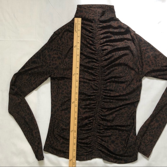 Dynamite woman’s rouched sheer leopard top size medium - Picture 11 of 14